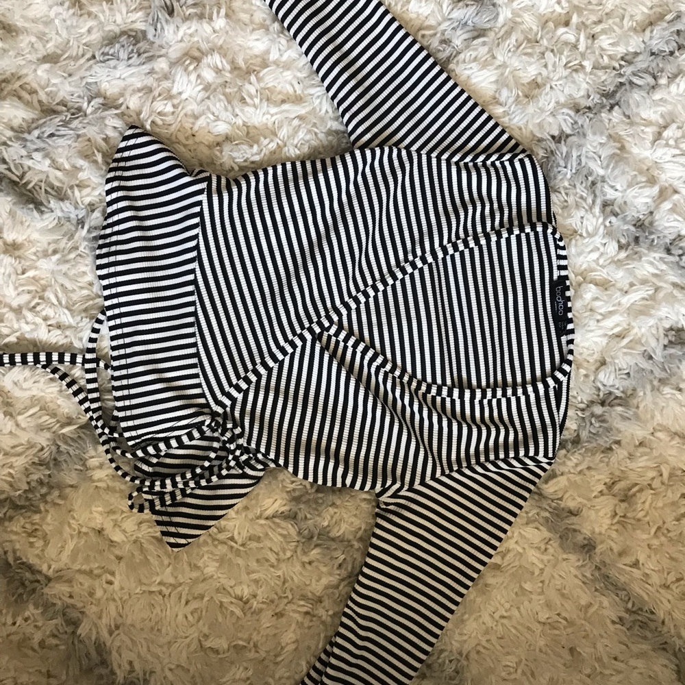 Boohoo striped crop top with wrap tie USA SIZE 2